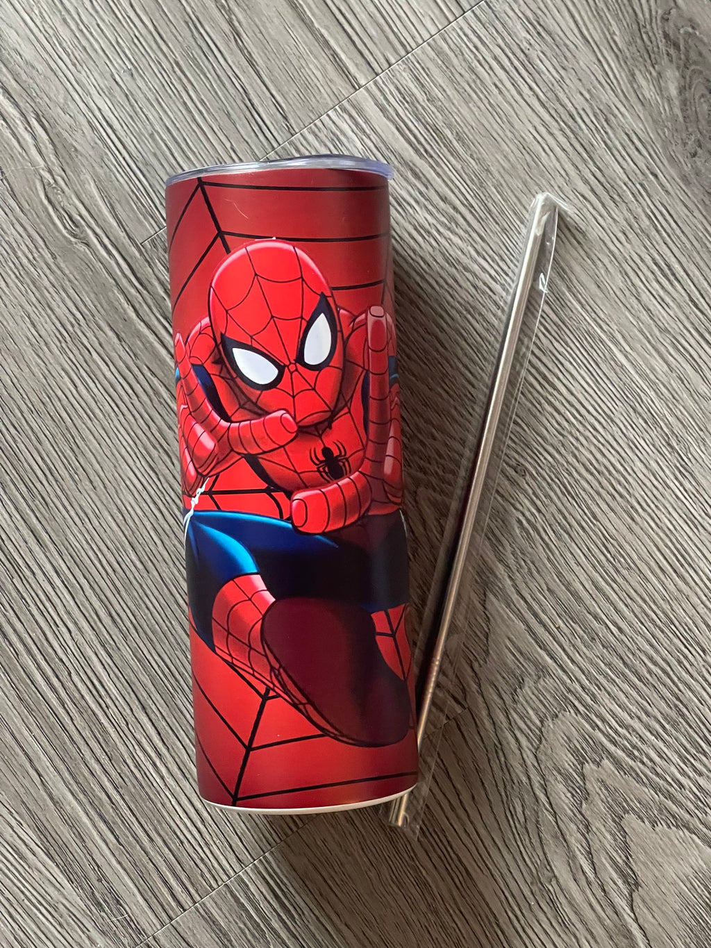 Marvel Spiderman Edelstahl Becher 590 ml – Thermobecher für warme & kalte Getränke mit Strohhalm