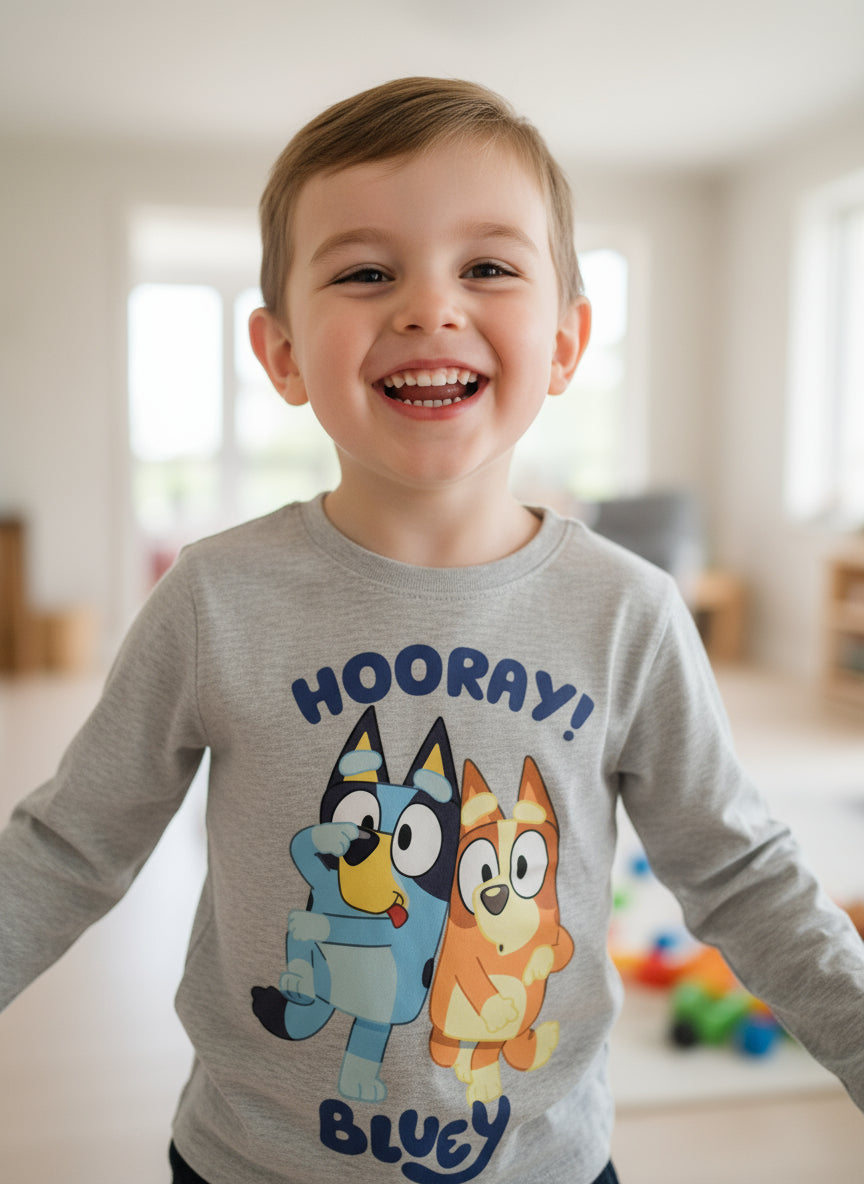 Bluey Langarmshirt für Kinder – Hooray! Motiv | Grau & Türkis | Größen 92–110